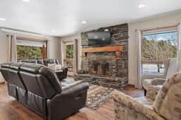 Barrel Springs ·  Secluded Stay in a Wonderful Creekside Getaway - Image 2