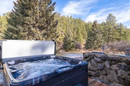 Barrel Springs ·  Secluded Stay in a Wonderful Creekside Getaway - Image 4