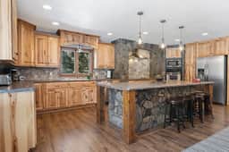 Barrel Springs ·  Secluded Stay in a Wonderful Creekside Getaway - Image 5