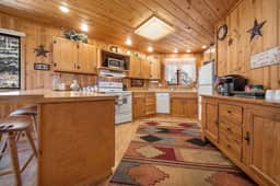 Holliday House w/ Game Room - Image 3