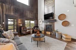 MK Hideaway Mountain Cabin w/ Hot Tub - Image 4