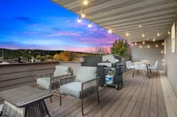 Modern Home-Garage-Scenic Patio - Image 4