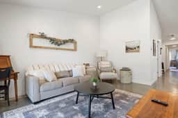 Urban Charm Nest - Image 2