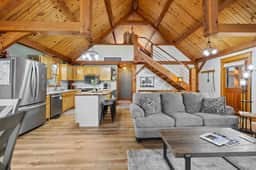 Whispering Pines Cabin - Image 3