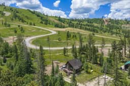 Elk Pointe Chalet - Image 3