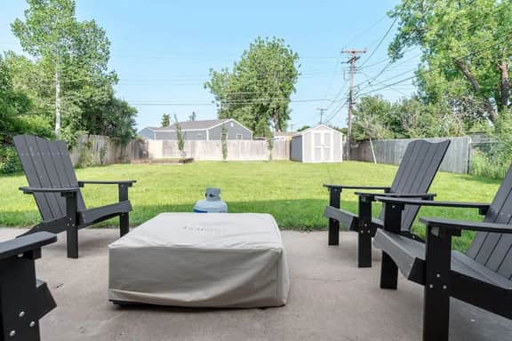 Charming Home- Pet-Friendly- LG Fenced Backyard - Image 4