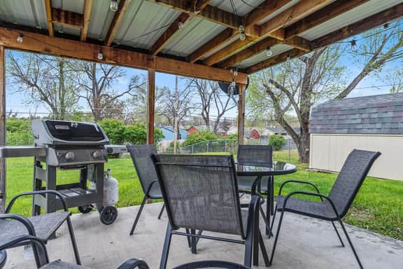 Covered Patio With Grill Affordable Comfy Stay - Image 3