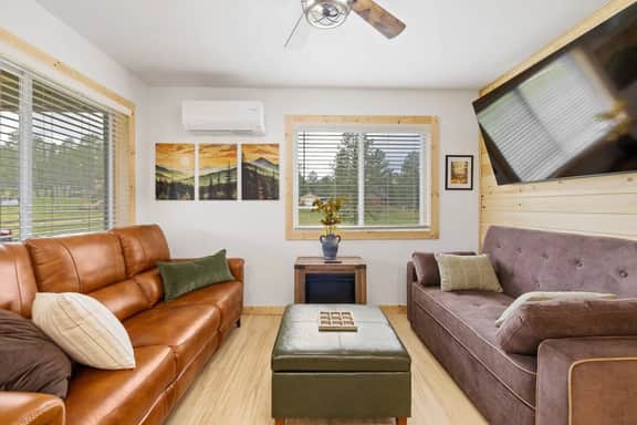 Custer Love Shack - Image 5