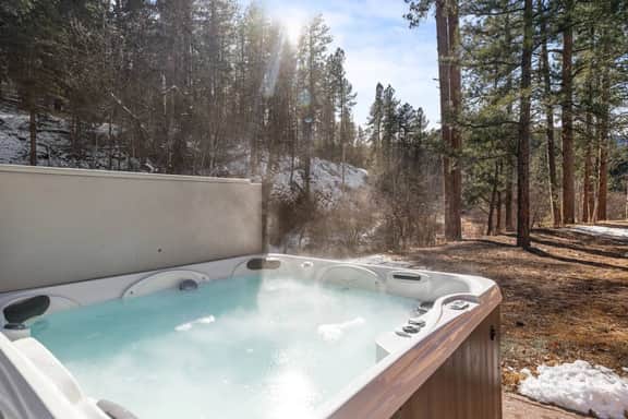 Grizzly Bear Creek- Mt Rushmore Views- w/ Hot tub - Image 2