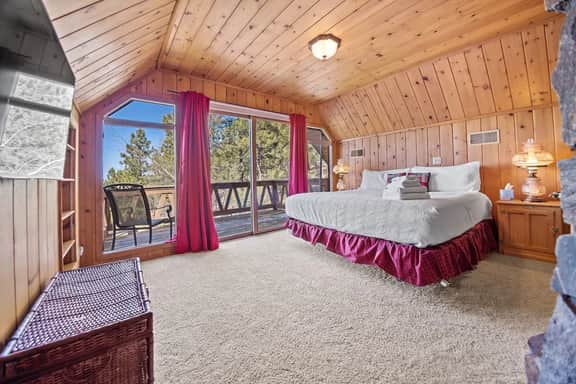 Holliday House w/ Game Room - Image 2