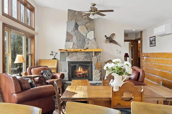 Lookout Lodge- Hillside Escape - Image 2