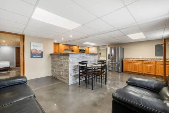 Mt Rushmore Duplex - Image 4