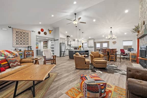 Pleasant Valley Getaway - Image 4