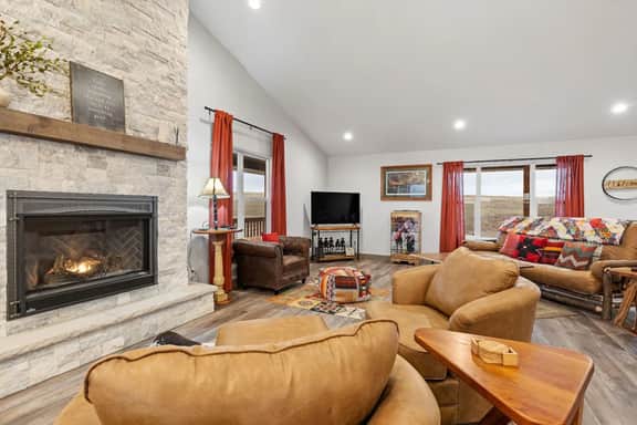 Pleasant Valley Getaway - Image 3