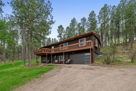 Prairie Creek Hideaway – Relaxing Hot Tub & Views - Image 5
