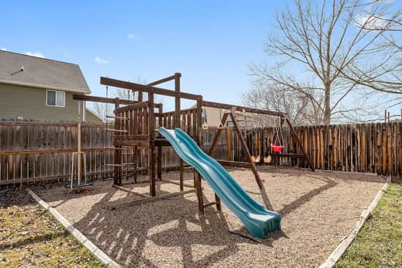 Stylish 5 BR- LG Fenced Backyard and Playground - Image 5