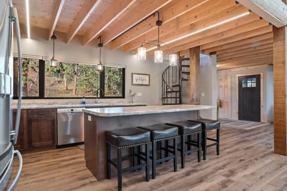 The Haven-Rustic Secluded Cabin - Image 4