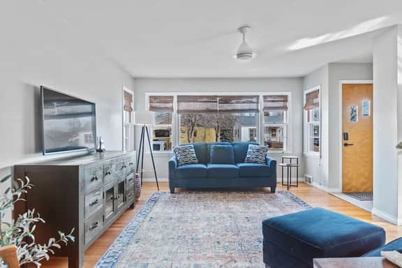 Walk to Parks- Pet Friendly-Top Neighborhood - Image 4