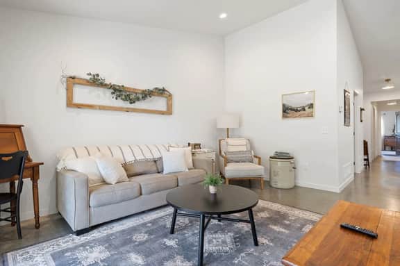 Urban Charm Nest - Image 2