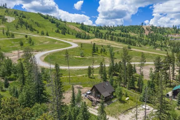 Elk Pointe Chalet - Image 3