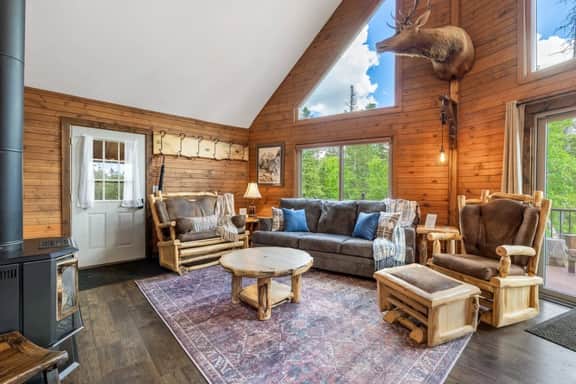 Elk Pointe Chalet - Image 5