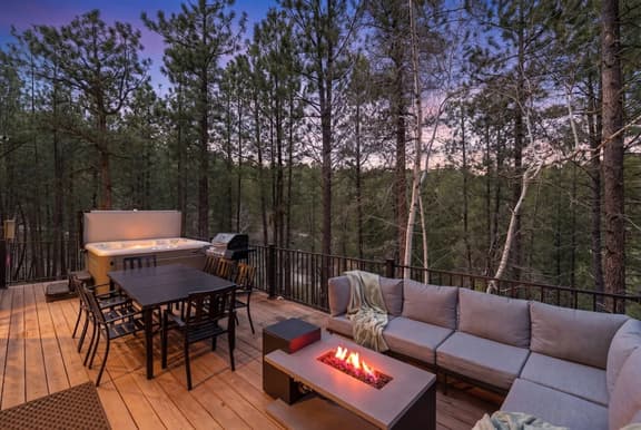 Cloudview Lodge - Image 1