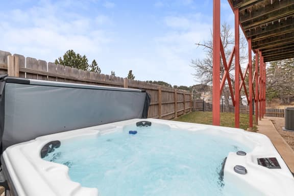 Lead Haven Lodge: Mountain Retreat w/ Hot tub - Image 1