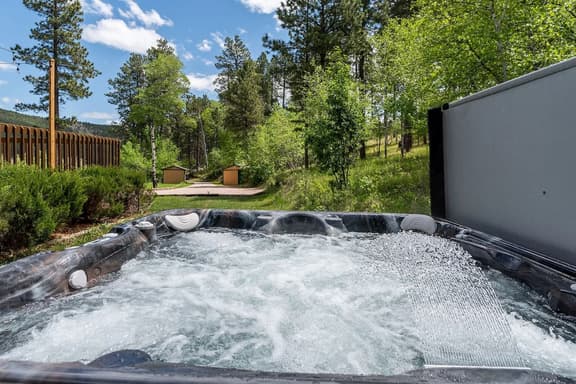 Peaceful Valley Hideaway - Image 1