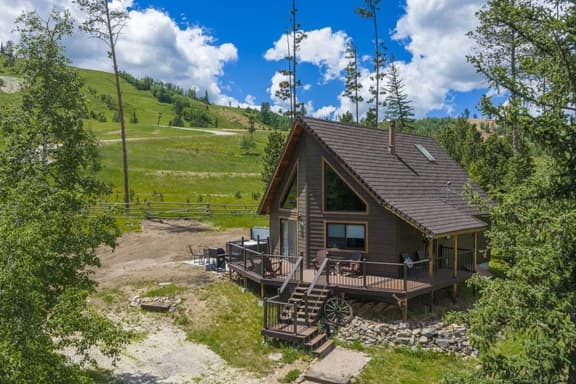 Elk Pointe Chalet - Image 1